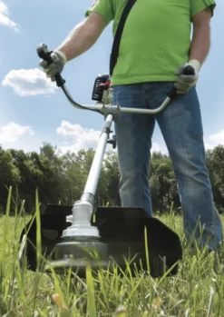 Débroussailleuse BCH3300-100PB SCHEPPACH + 2ème Bobine + Harnais - 5910701904 9 Débroussailleuse BCH3300-100PB SCHEPPACH + 2ème Bobine + Harnais - 5910701904 -Electro Tool Soldes SCHE0093 4